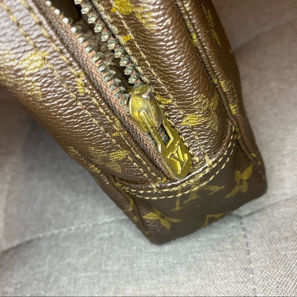 Louis Vuitton Vintage Monogram Trousse Toilette 23 - Picture 6 of 15